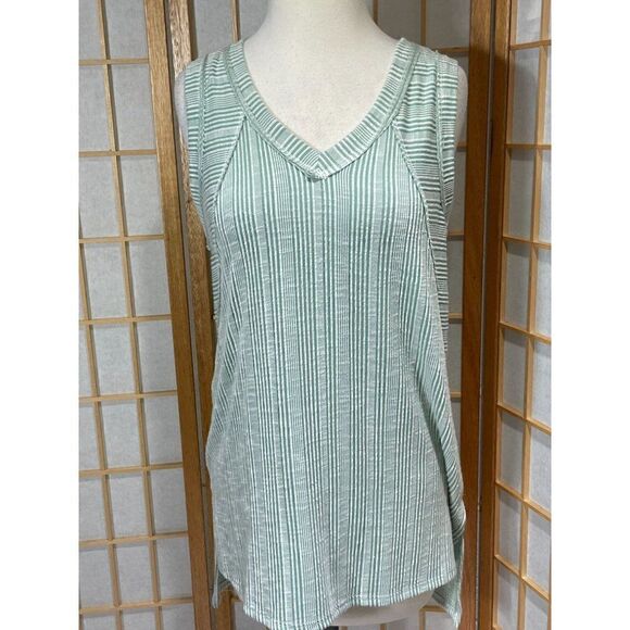 NineXIS Sm Sleeveless Blouse  - Picture 5 of 12
